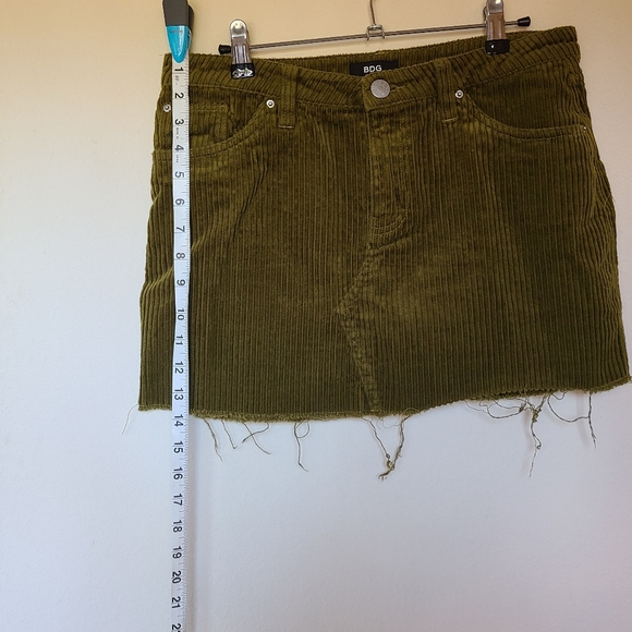 ☆BDG Urban Outfitters corduroy army green mini skirt size M☆ - Picture 8 of 14